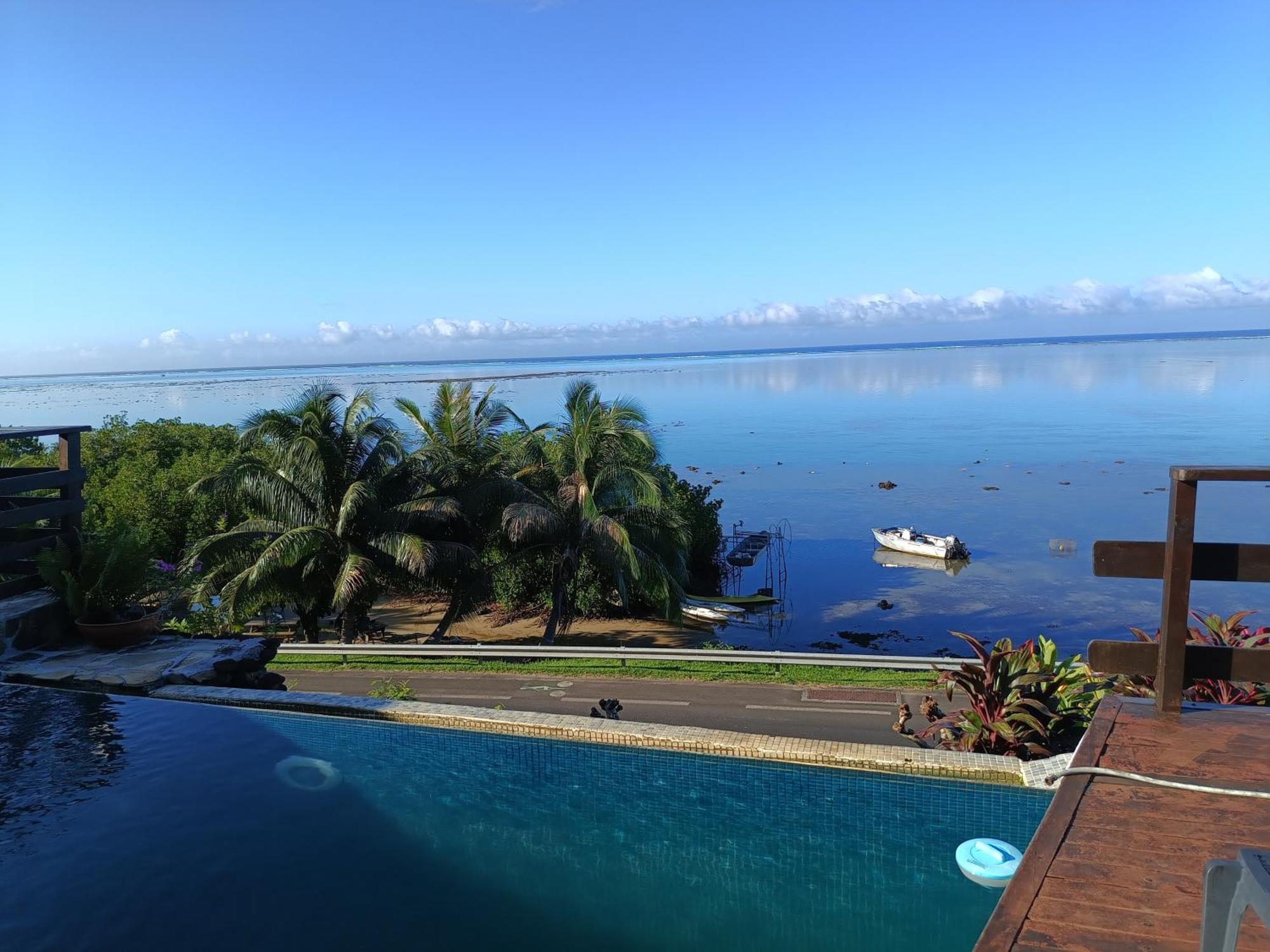 Tehuarupe Surf Studios Haapiti Luaran gambar