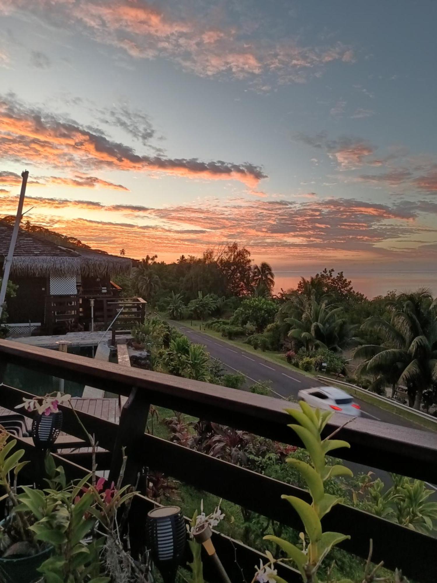 Tehuarupe Surf Studios Haapiti Luaran gambar